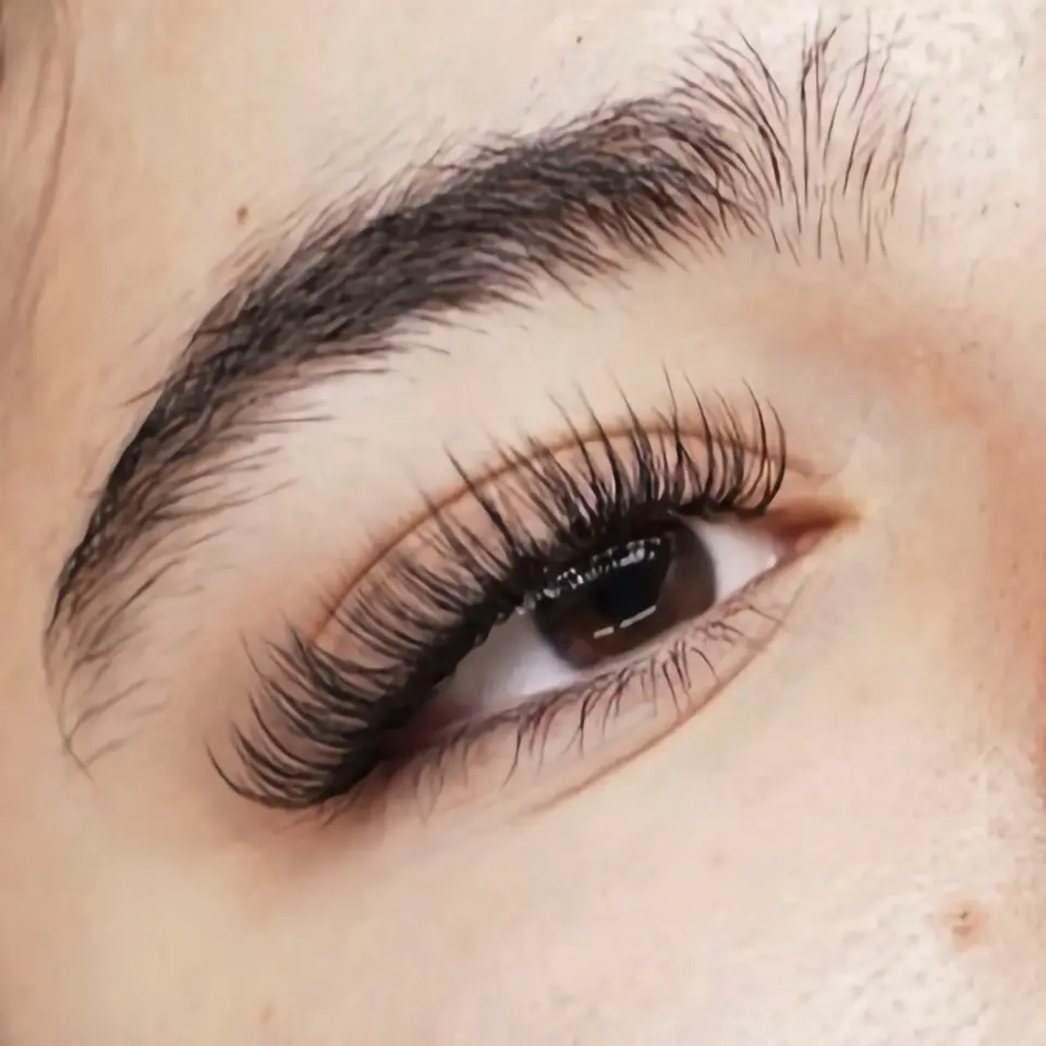 Hybrid lash set by Envy Lashes London