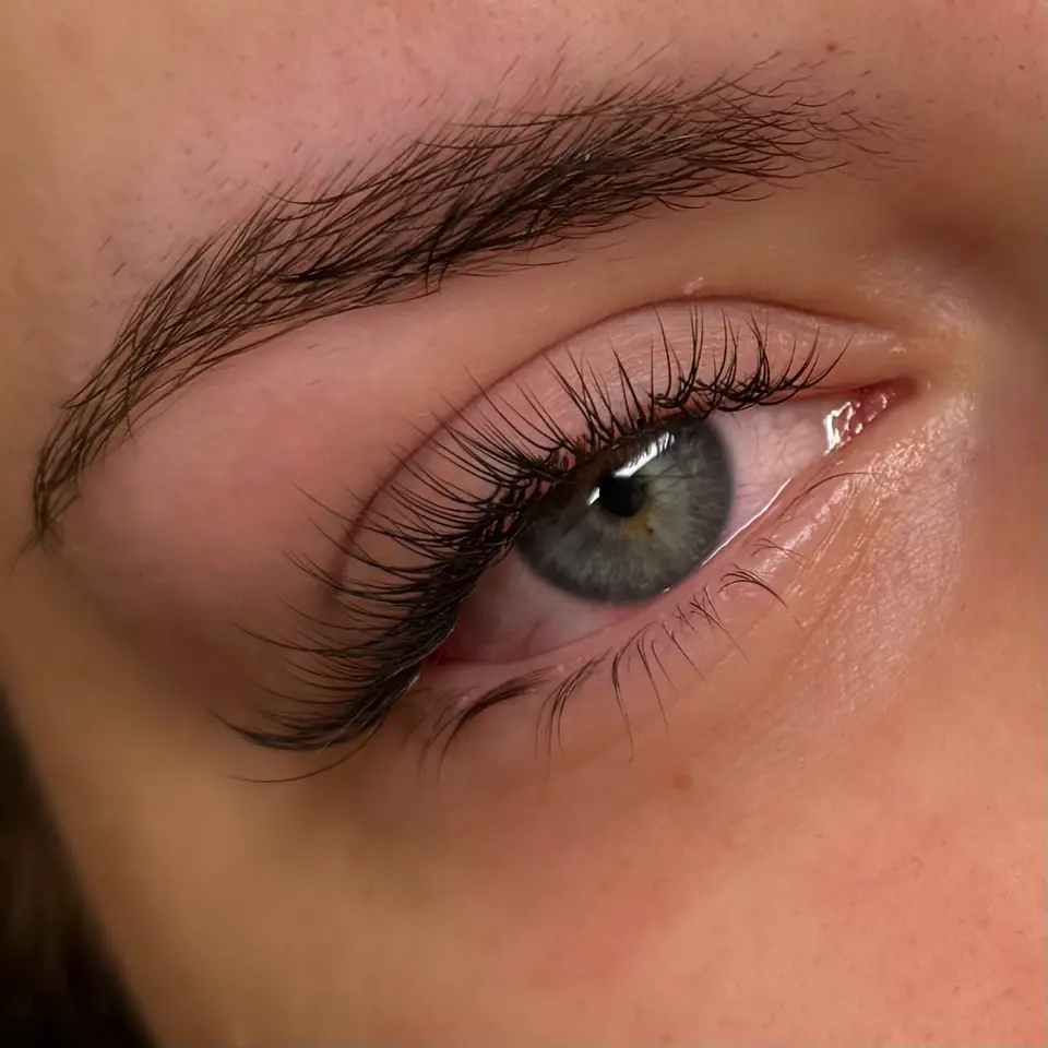 Classic lash set by Envy Lashes London